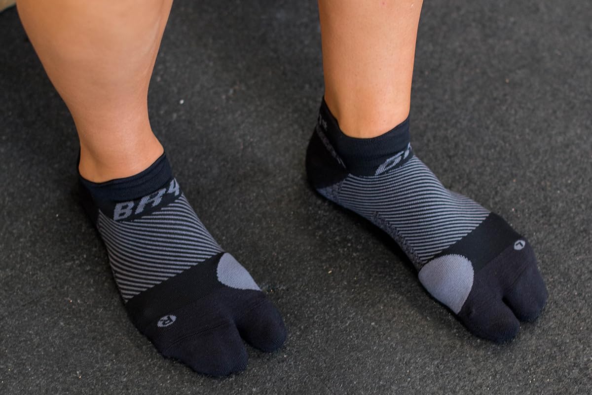 OS1st Bunion Relief Socks (One Pair) with split-toe design and bunion pad to relieve toe friction and bunion/Hallux Valgus pain
