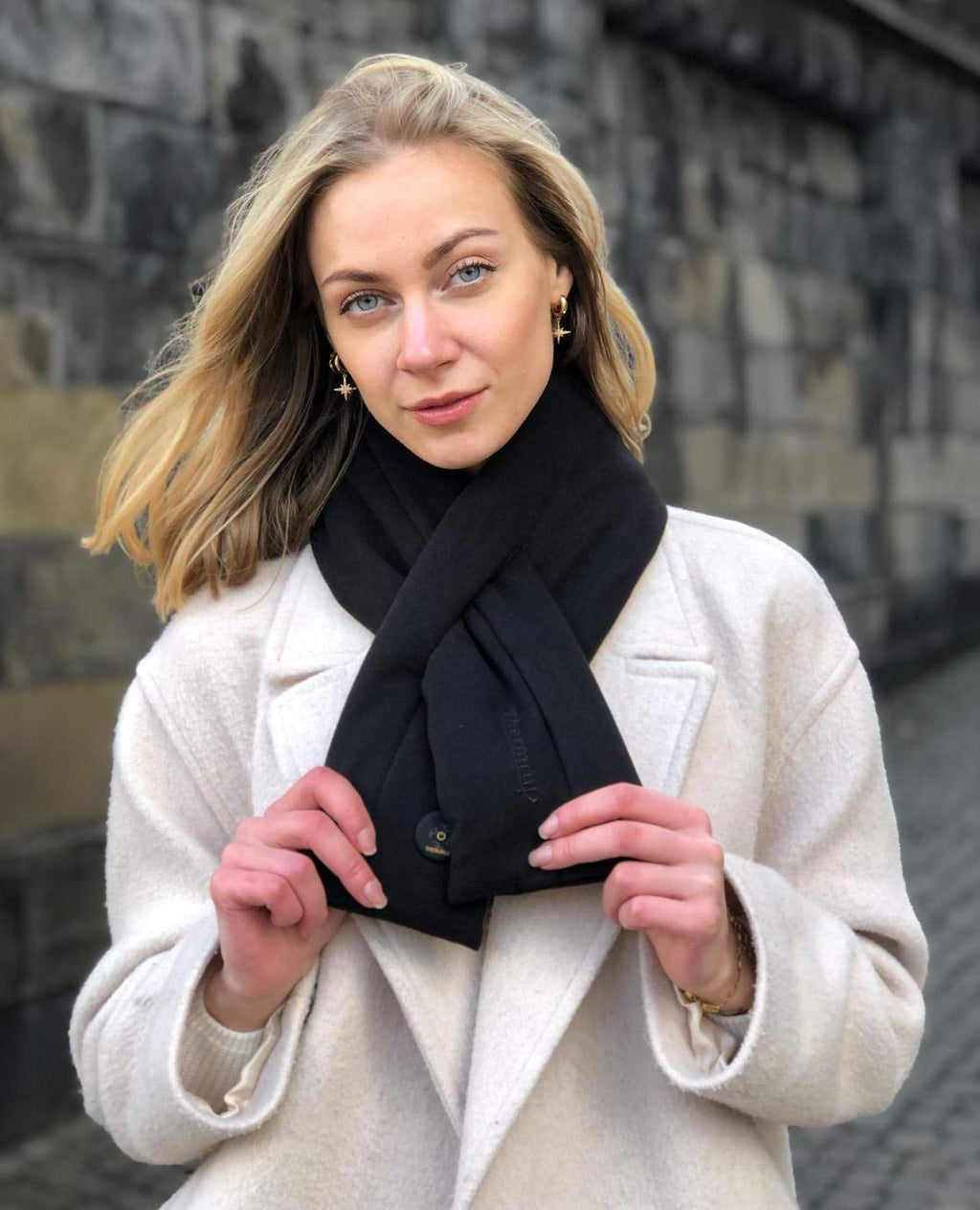 Thermrup Far Infrared Heated Scarf with 3-stage temperature setting, black
