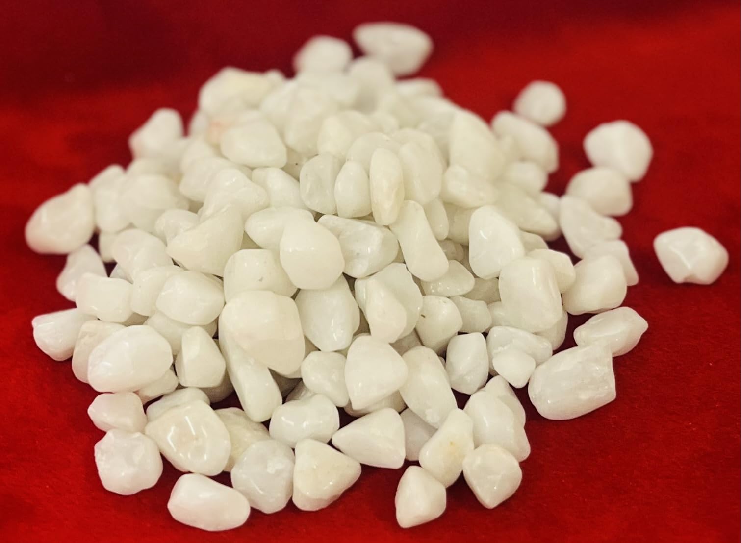 Indian Consigners Natural Crushed Polished Tumbled Gem Stone Chips, Decoration & Healing Crystals (White Quartz)