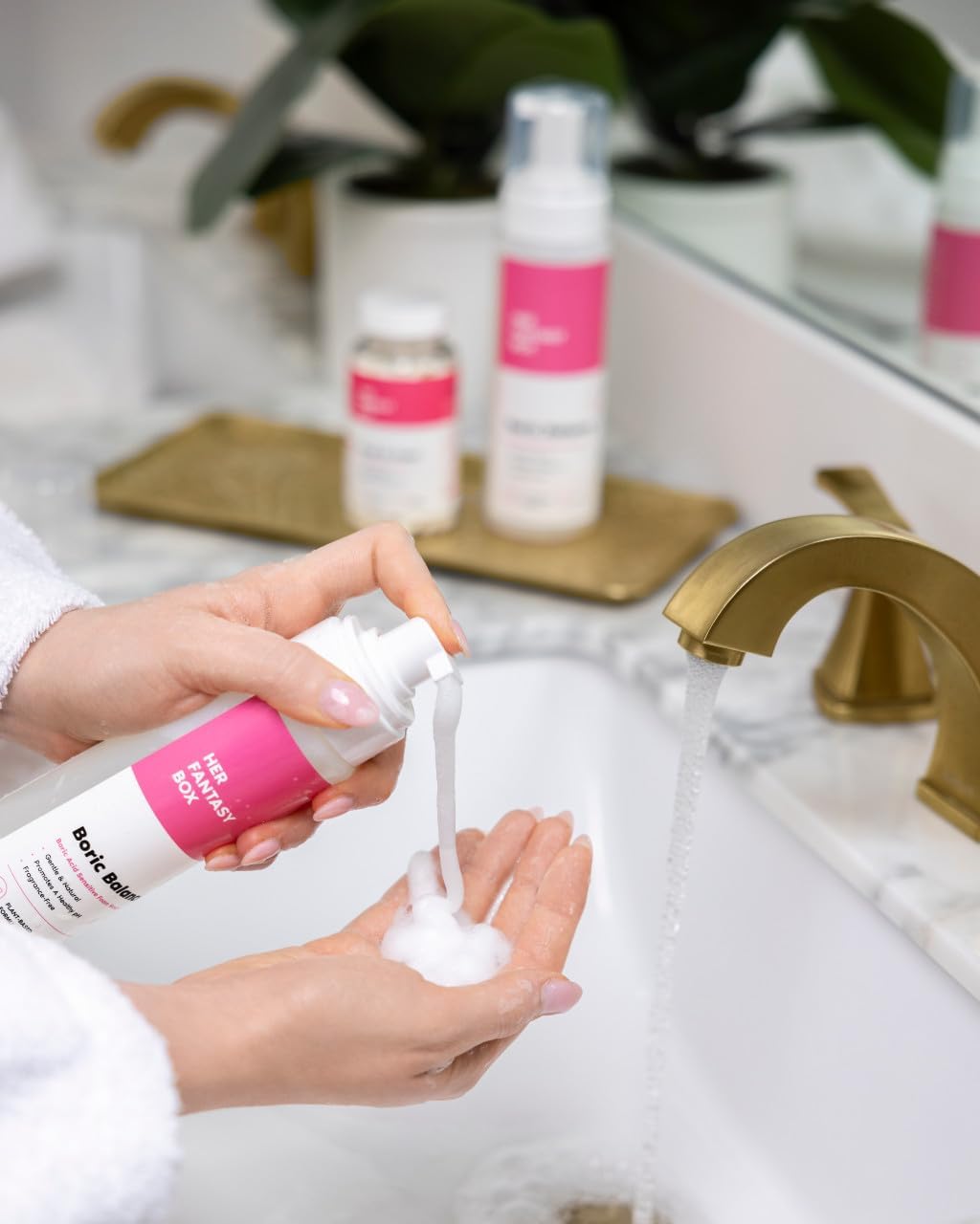 Her Fantasy Box | Boric Balance Yoni Foam Wash - Naturally Safe, pH-Balancing, Gentle Cleansing Formula for Daily Care, Odor Con