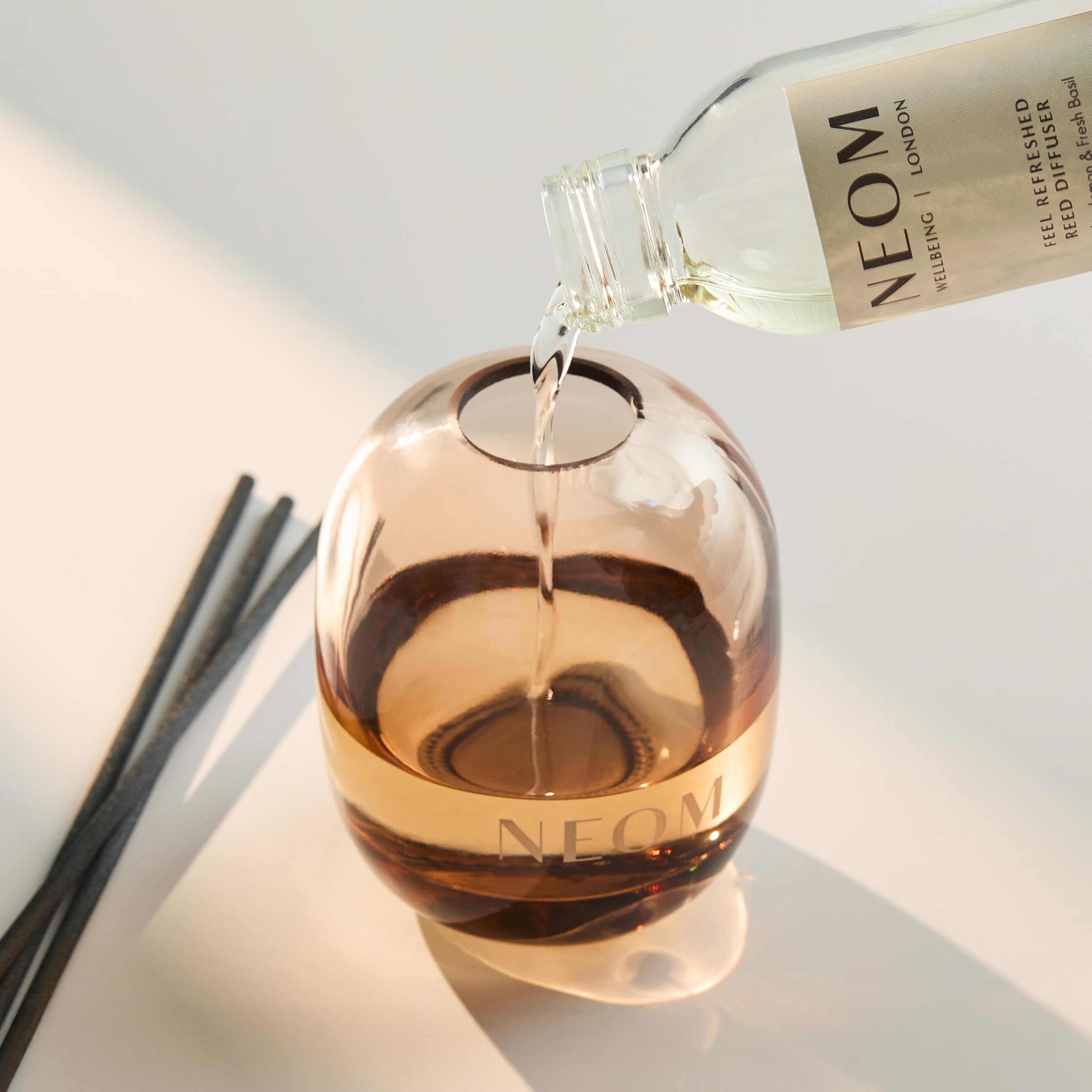 NEOM- Reed Diffuser (Reed Diffuser 100ml, Feel Refreshed)
