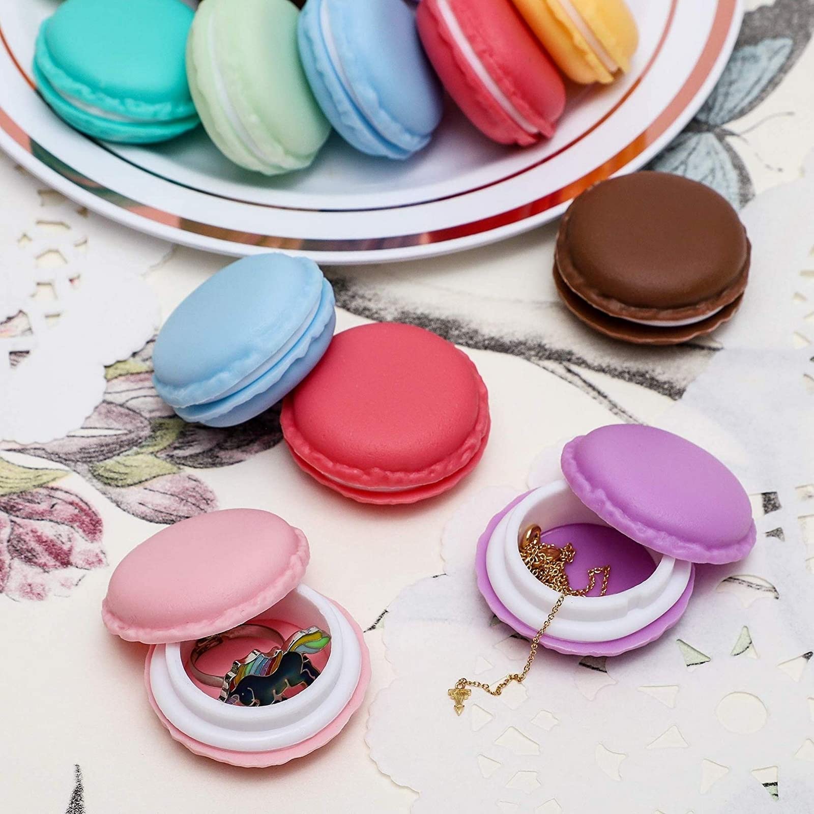 16 Pack Macaron Pill Case, Small Travel Storage Containers for Jewelry, Vitamins (8 Colors, 1.7 in)