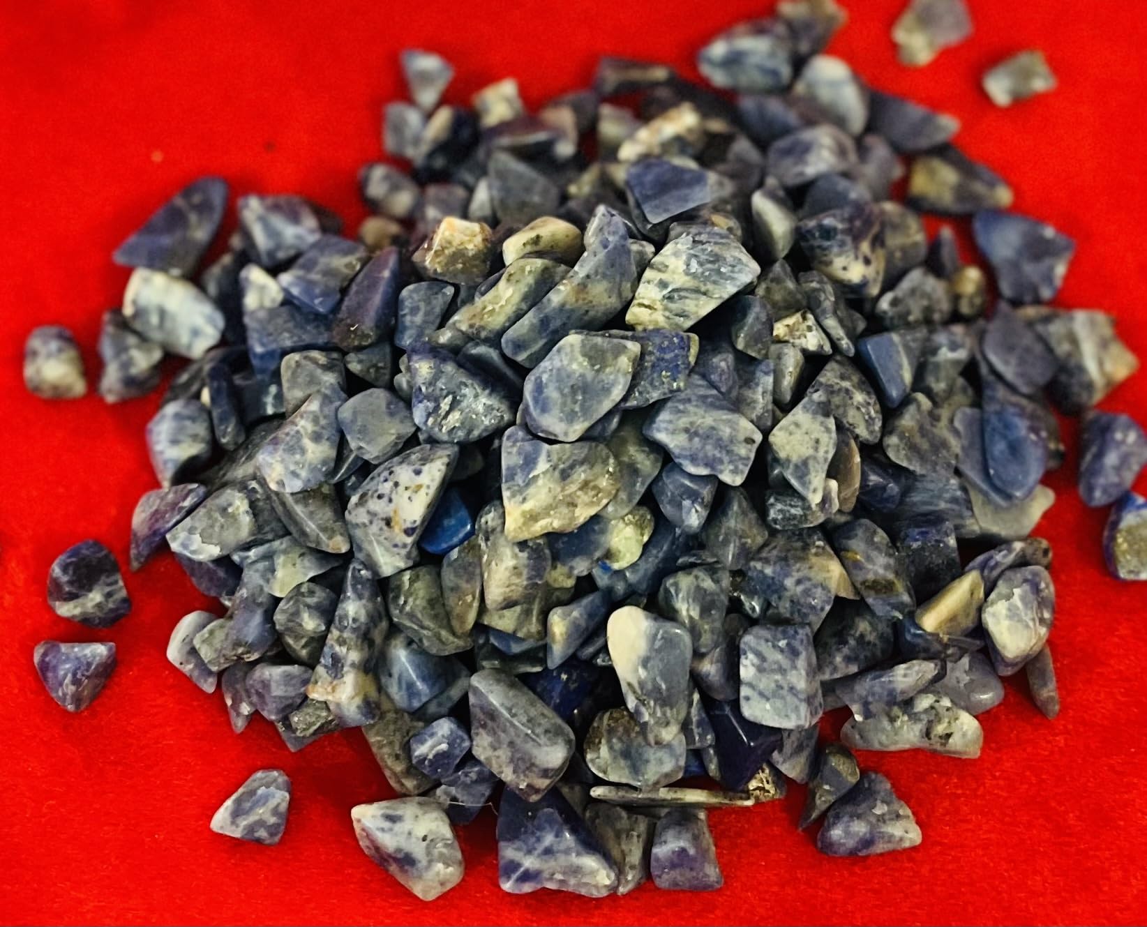 Indian Consigners Natural Crushed Polished Tumbled Gem Stone Chips, Decoration & Healing Crystals (Sodalite)