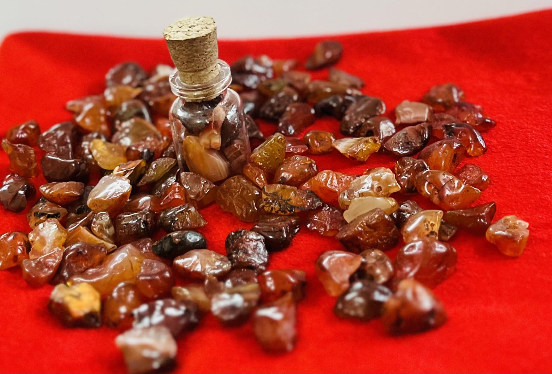 Indian Consigners Natural Crushed Polished Tumbled Gem Stone Chips, Decoration & Healing Crystals (Red Carnelian)