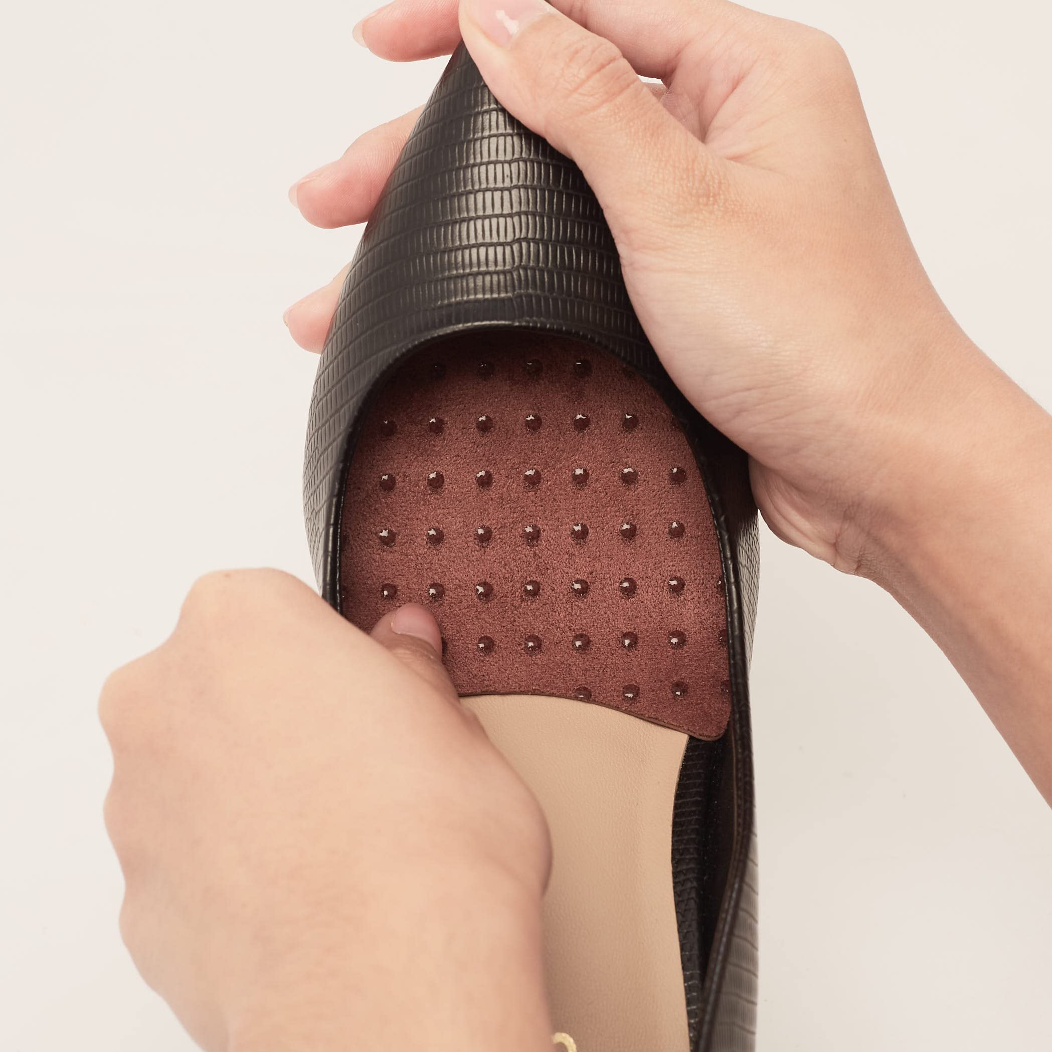 FLEXZENSE Anti-Sliding Pads Closed Toe | Supportive Cushioning and Reduce Foot Slip | 1 Pair (Saddle Brown)