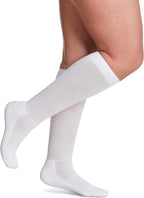 SIGVARIS Womens Motion Cushioned Cotton 360 Closed Toe Calf-High Socks 20-30mmHg - White - Small Short