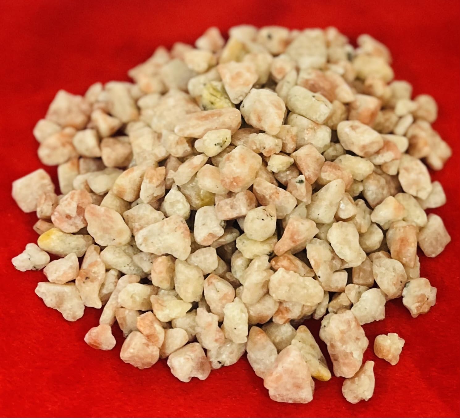 Indian Consigners Natural Crushed Polished Tumbled Gem Stone Chips, Decoration & Healing Crystals (Sun Stone)