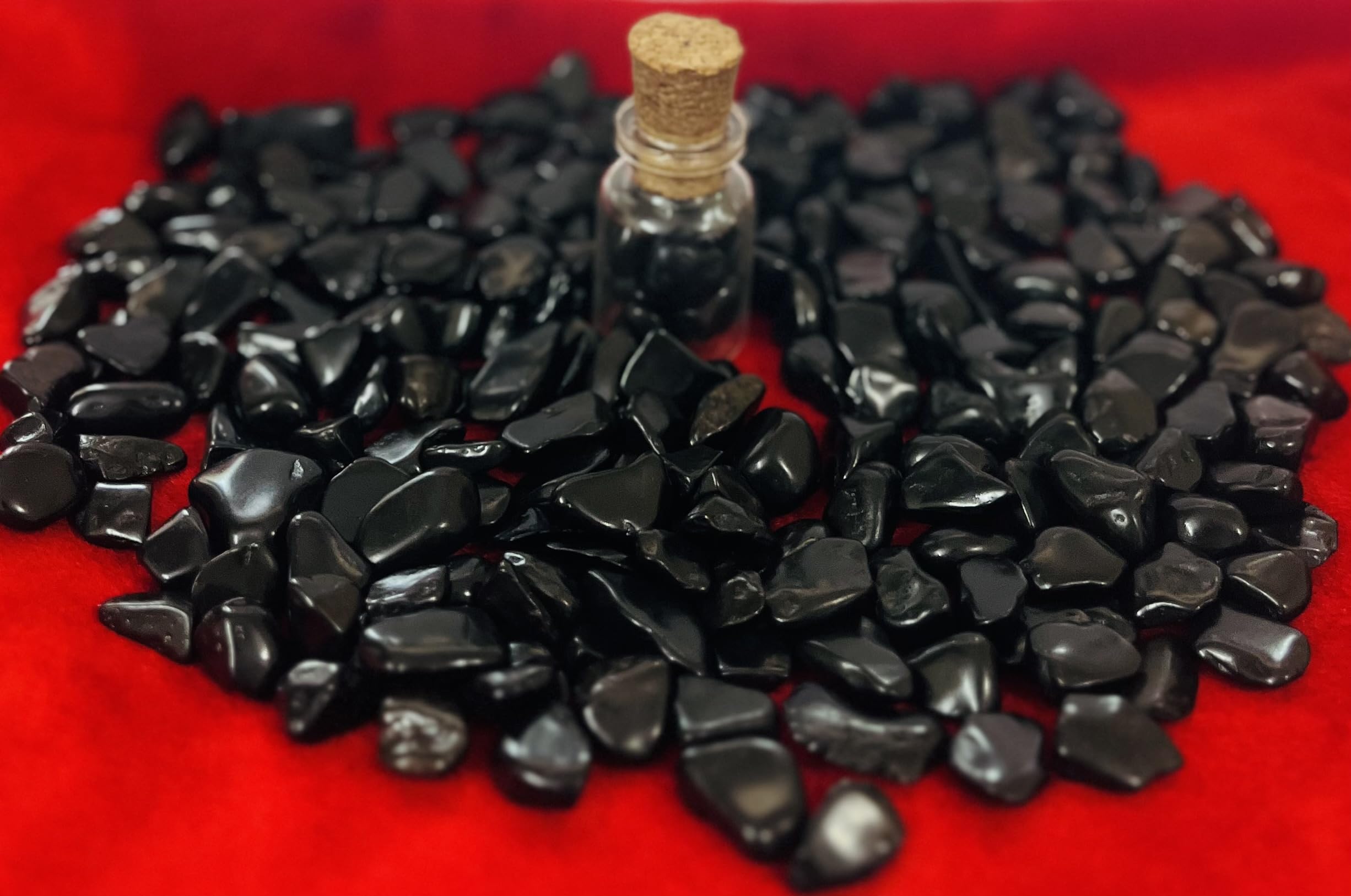 Indian Consigners Natural Crushed Polished Tumbled Gem Stone Chips, Decoration & Healing Crystals (Black Agate)
