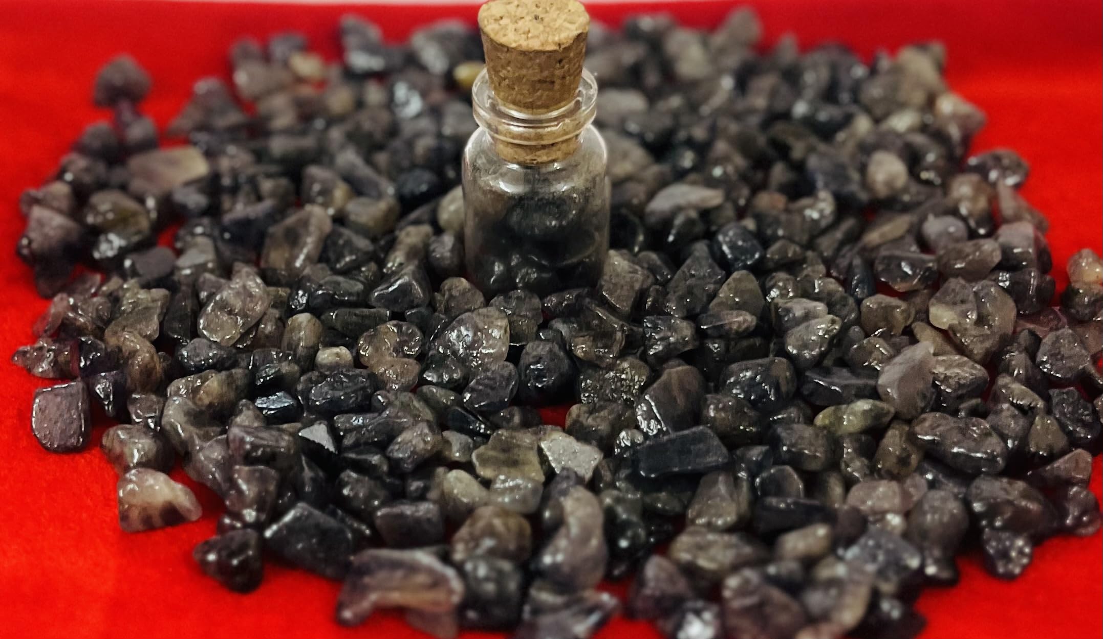 Indian Consigners Natural Crushed Polished Tumbled Gem Stone Chips, Decoration & Healing Crystals (Iolite)