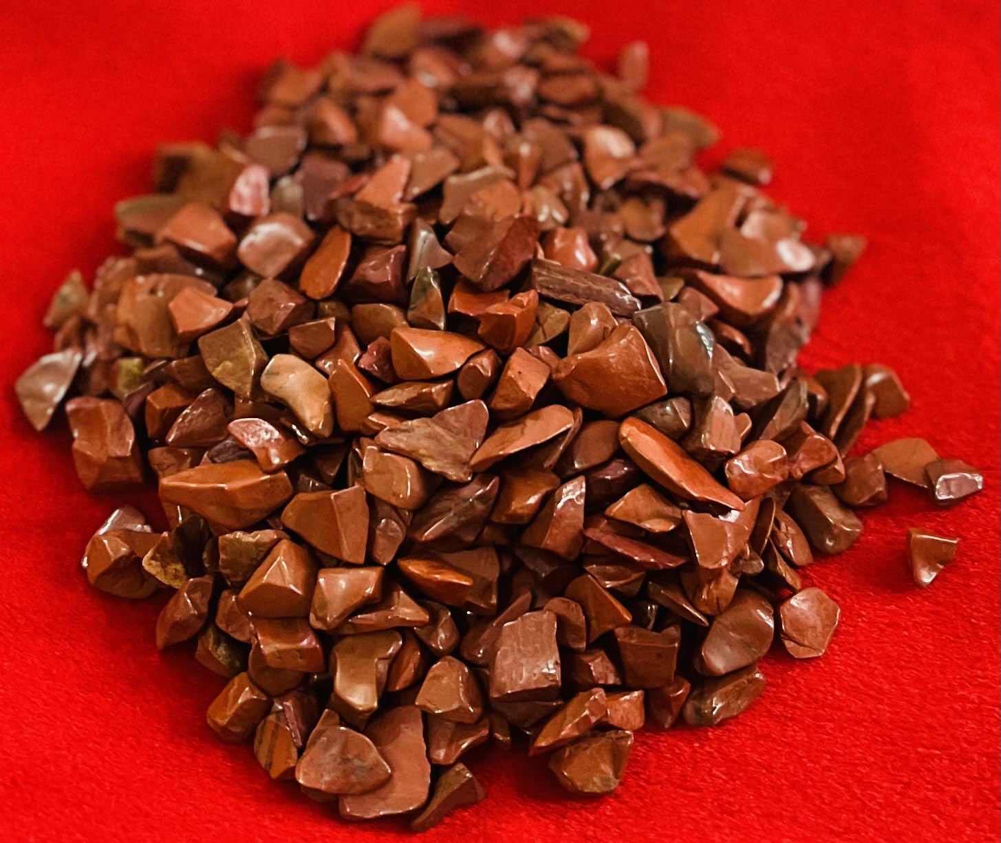 Indian Consigners Natural Crushed Polished Tumbled Gem Stone Chips, Decoration & Healing Crystals (Red Jasper)