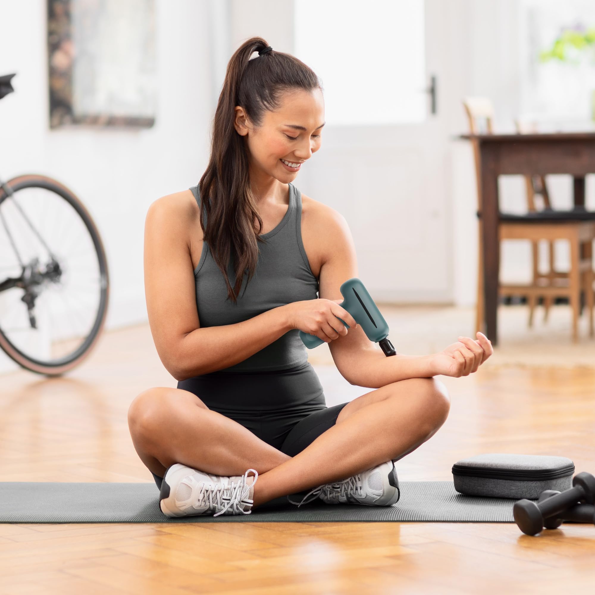 Medisana MG 200 Mini Massage Gun with 4 Heads, Intelligent Mode and 5 Intensity Levels, Long Battery Life