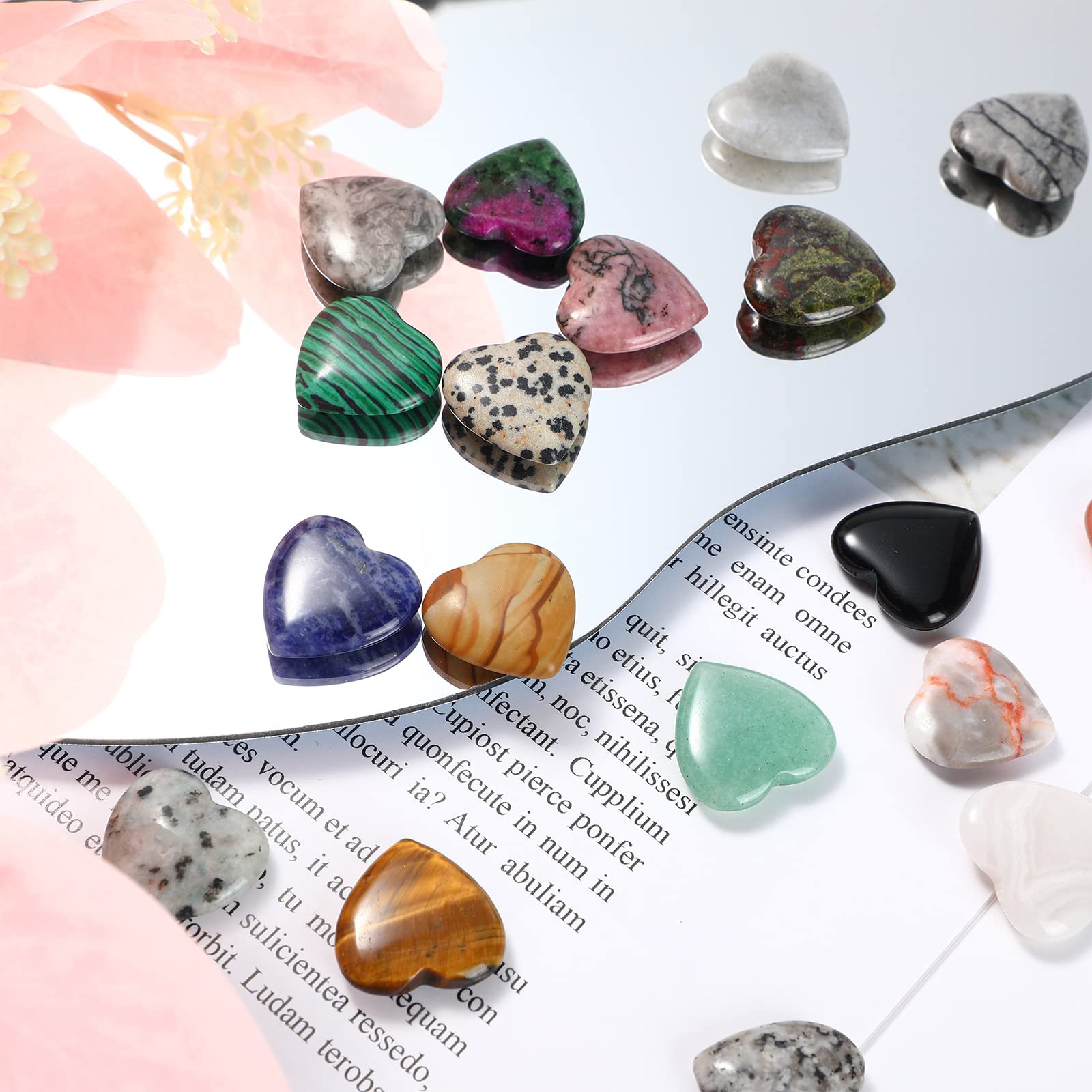 Nuenen 200 Pieces Valentine's Day Heart Shaped Crystal Bulk 0.8 Inch Worry Stones Valentine Mother's Day Gift Crystals Love Gems