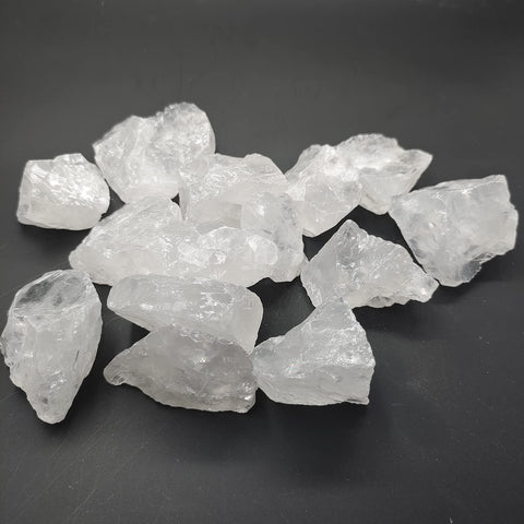 HaoChong 250g White Quartz Rough Stones Bulk Natural Raw Quartz Crystal Fountain Rocks for Cabbing,Tumbling,Polishing,Wrapping, 