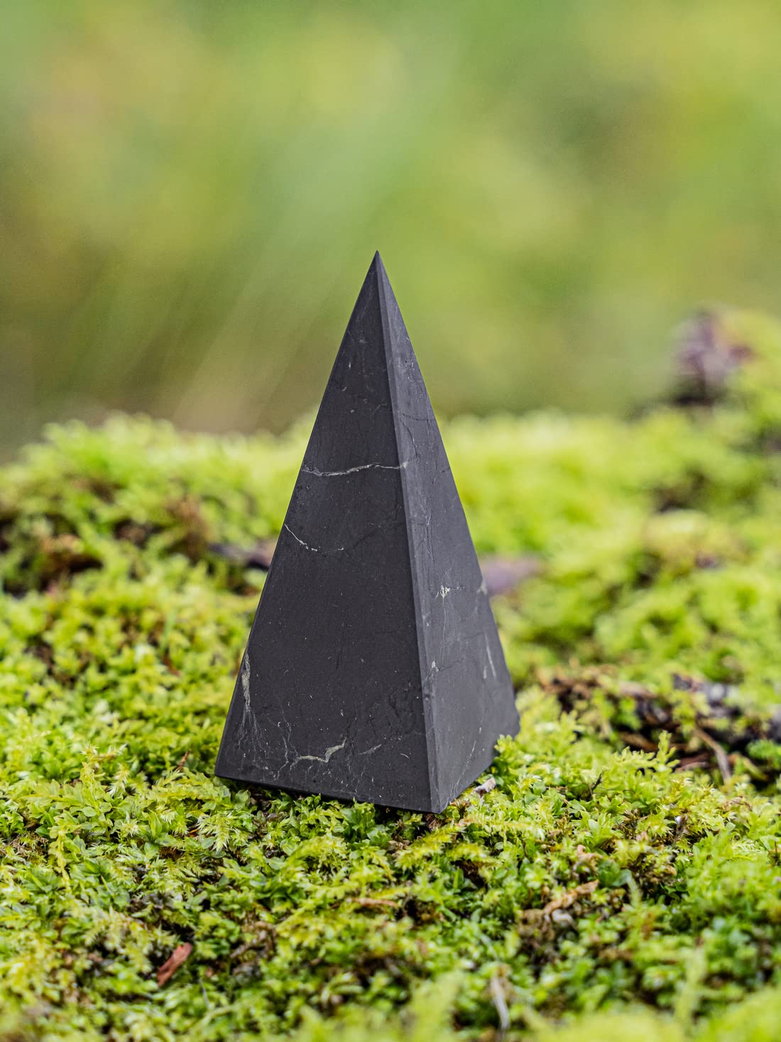 Shungite Club Shungite Stone High Pyramid Unpolished, Healing Crystal, Gemstone for Meditation, Pyramid Goloda Decor (40 mm)