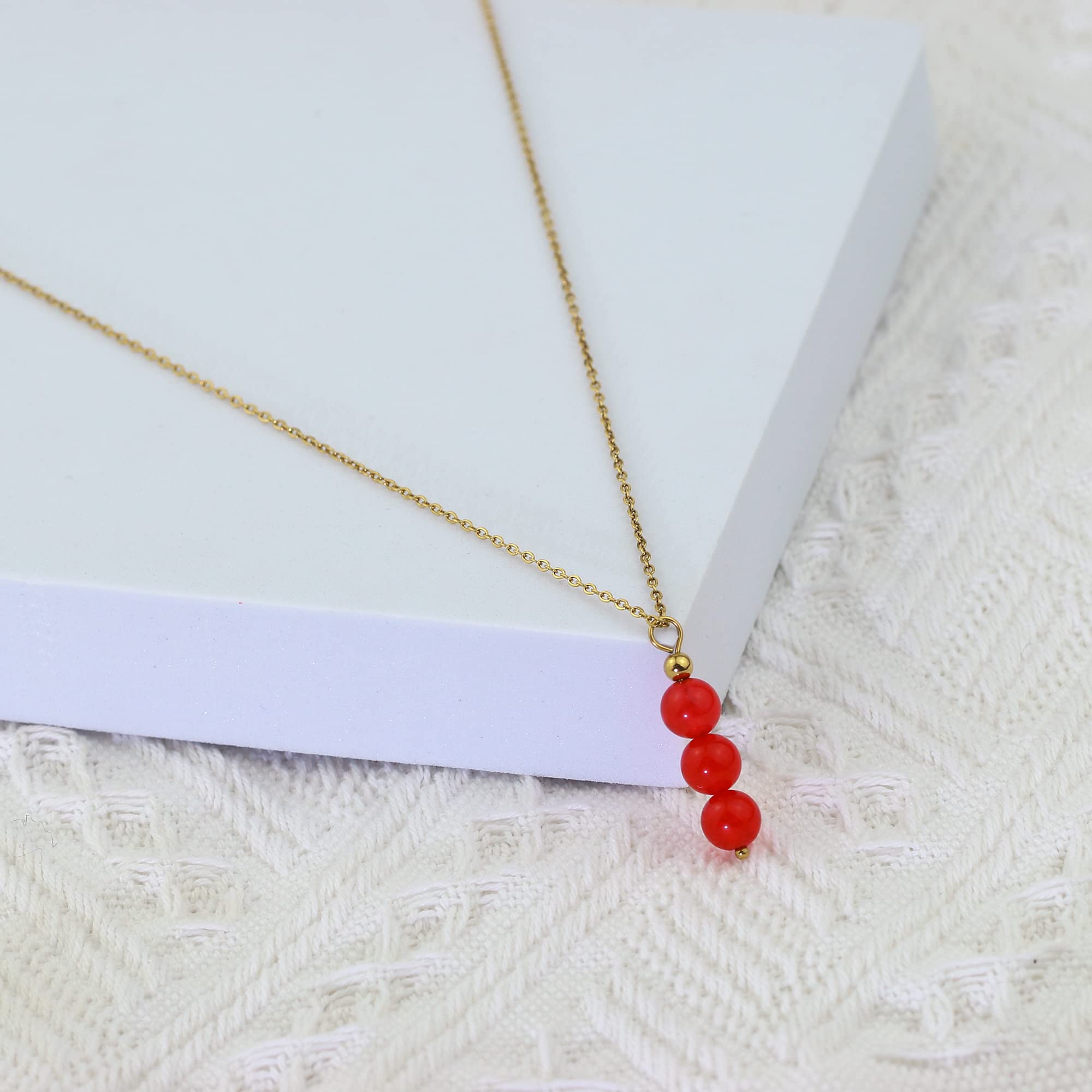 SmileBelle Red Necklace as Valentines Day Necklace for Her, 14K Gold Filled Carnelian Necklace as July Birthstone Crystal Pendan