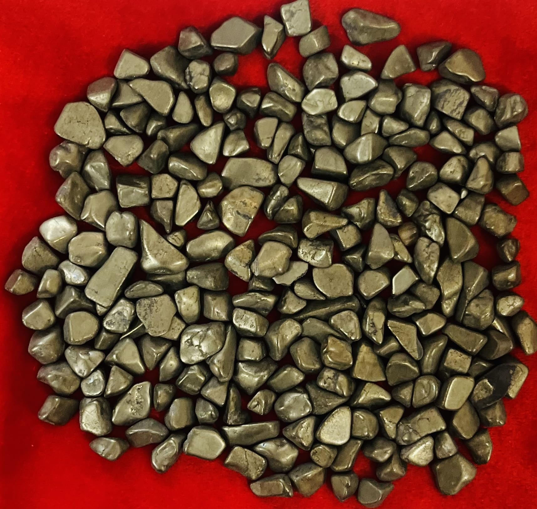 Indian Consigners Natural Crushed Polished Tumbled Gem Stone Chips, Decoration & Healing Crystals (Pyrite)