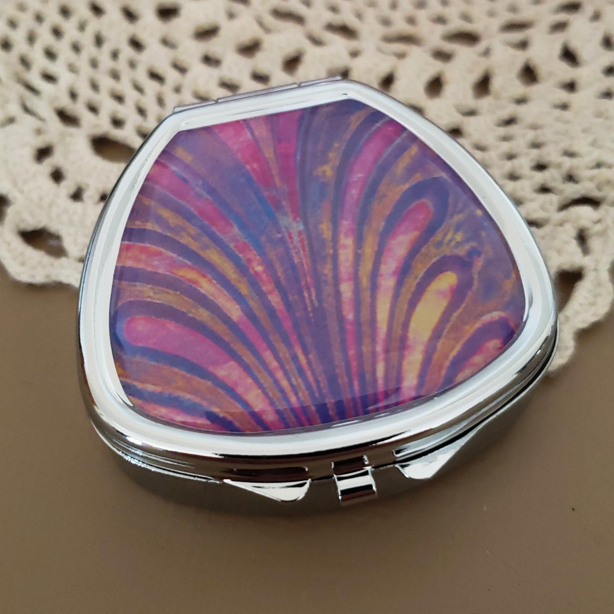 Designer Pill Box by Houder - Decorative Pill Case with Gift Box - Carry Your Meds in Style (Shell)