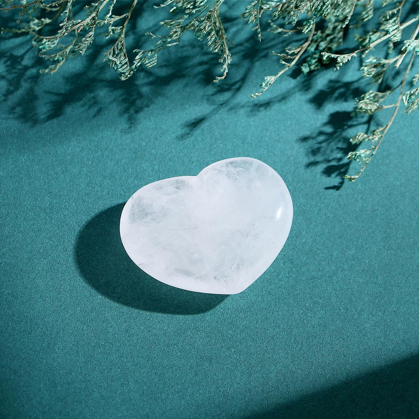 MAIBAOTA 45 mm Clear Quartz Crystal Stones Heart Love Crystal Valentines Gifts for Herfriend Wife Palm Stone Reiki Crystal Gemst
