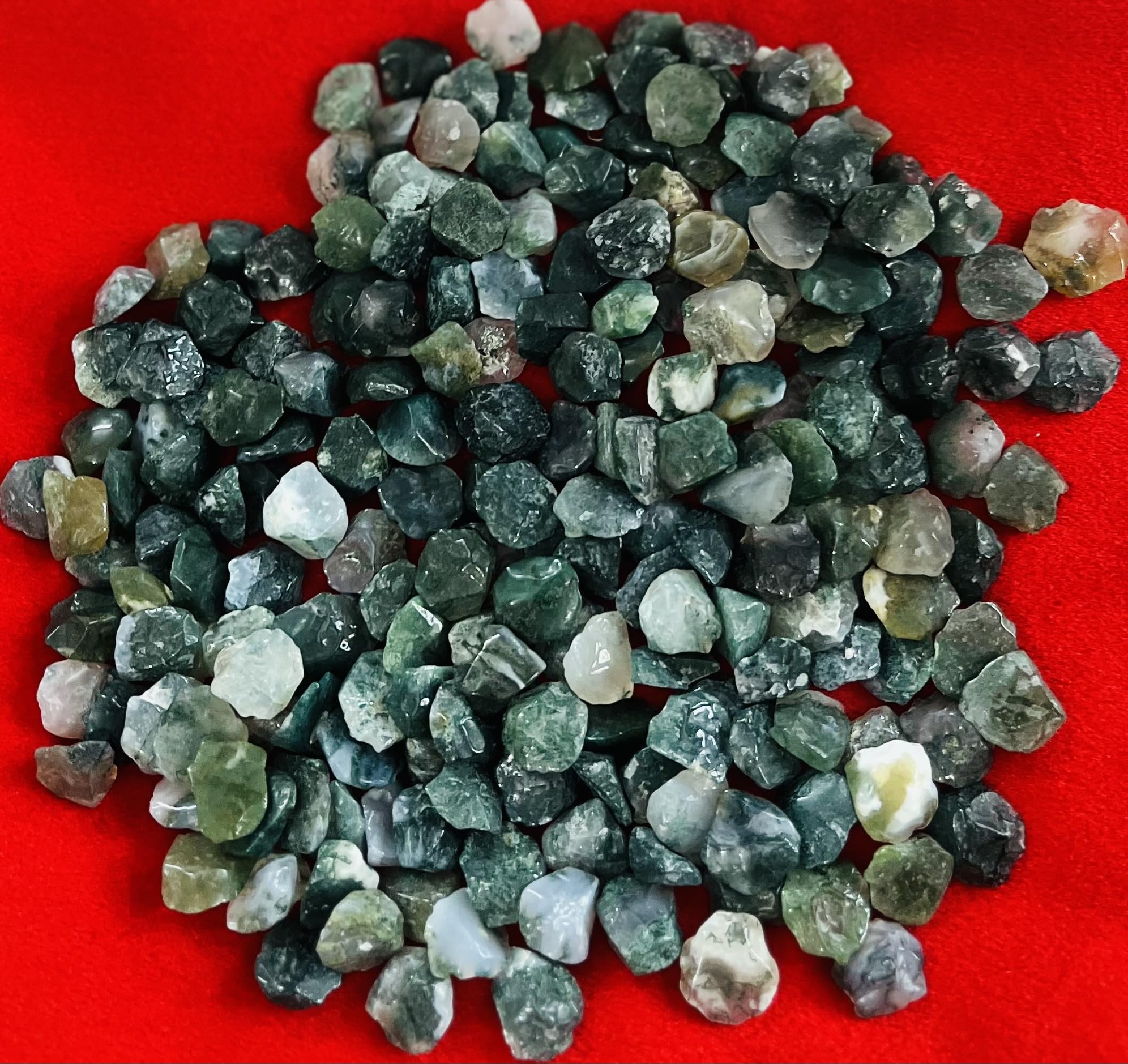 Indian Consigners Natural Crushed Polished Tumbled Gem Stone Chips, Decoration & Healing Crystals (Moss Agate)