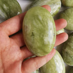 Loveliome Natural Green Jade Oval Polished Worry Stones, Healing Crystal Indoor Fountain Stones Massage Energy Anxiety Relief It