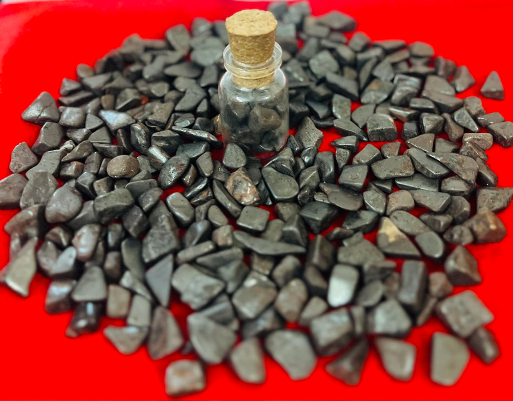Indian Consigners Natural Crushed Polished Tumbled Gem Stone Chips, Decoration & Healing Crystals (Hematite)