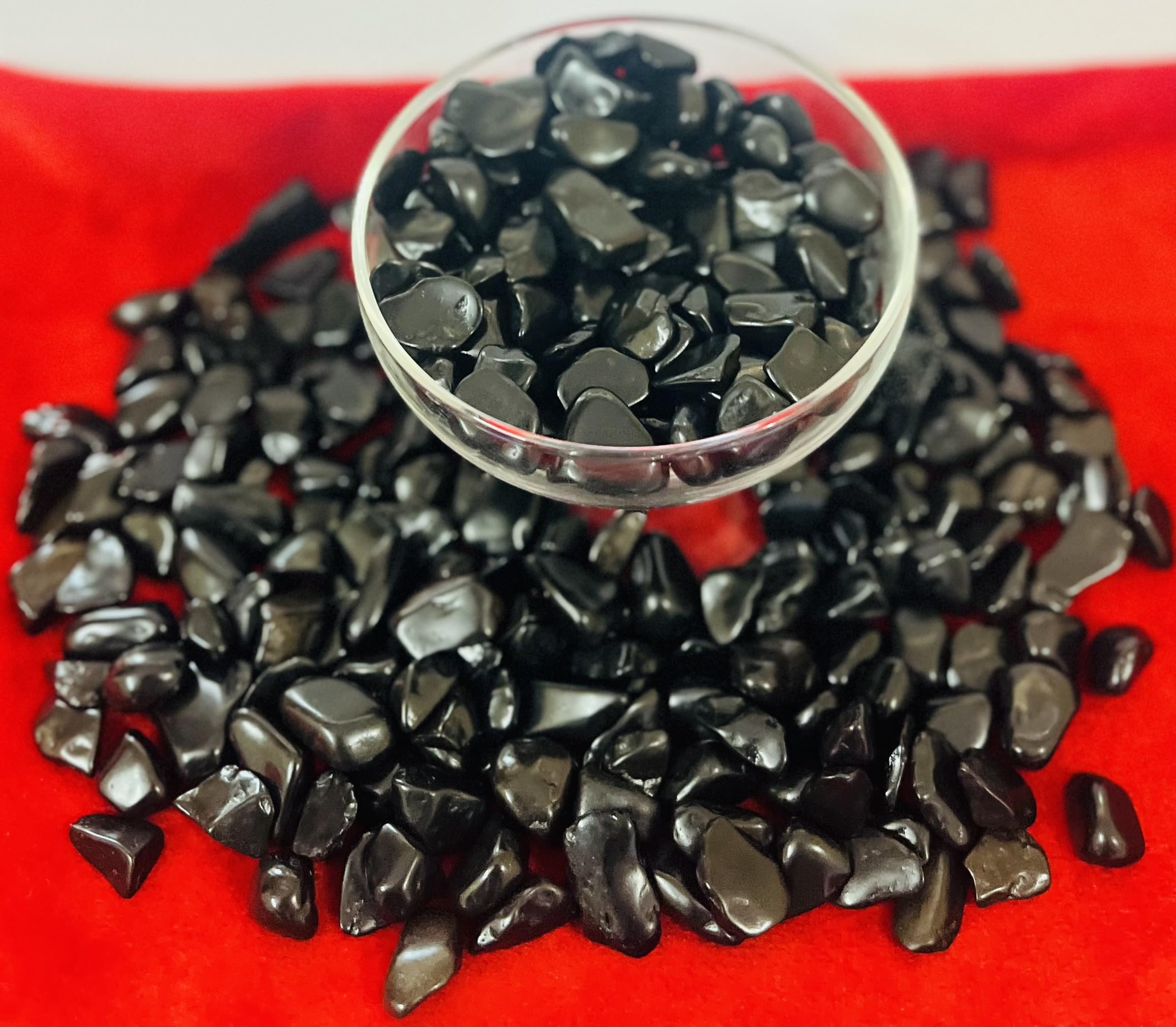 Indian Consigners Natural Crushed Polished Tumbled Gem Stone Chips, Decoration & Healing Crystals (Black Agate)