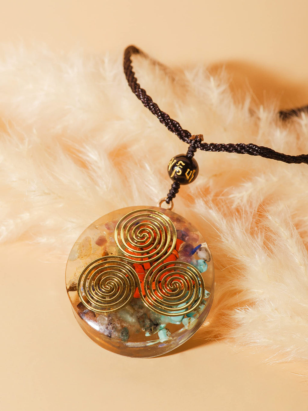MINACHI Orgone Necklace, 7 Chakra Orgonite Triskelion Triple Spiral Pendant for Spiritual Healing and Positive Energy Meditation