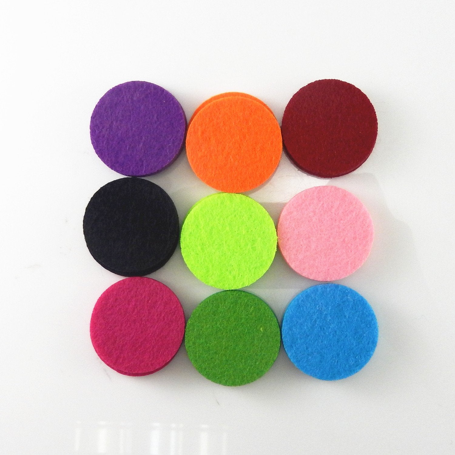 100PCS Diameter 1.18 inches Round Essential Oil Diffuser Locket Necklace Refill Pads Thickened Washable Absorbent Felt Pads 30MM