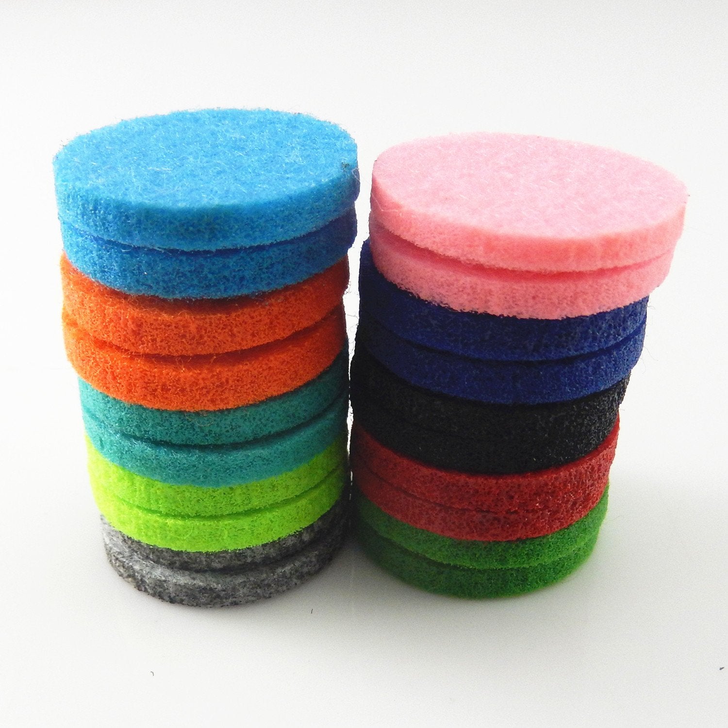 100PCS Round Essential Oil Diffuser Locket Necklace Refill Pads Thickened Washable Absorbent 1 inch Diameter(25X25MM)