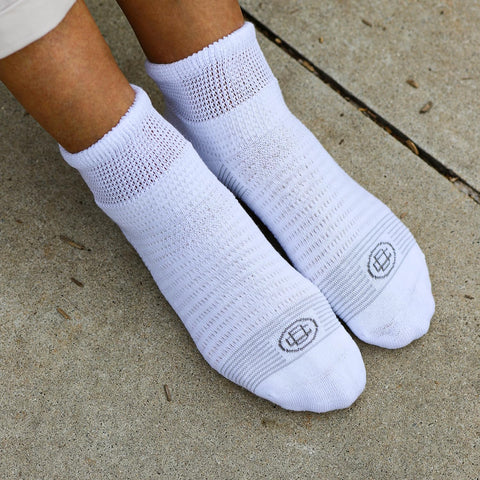 Doctor's Choice Diabetic Socks for Men, Seamless Ankle Socks with Non-Binding Top, Provides Extra Comfort for Gout, 4-Pairs, Whi