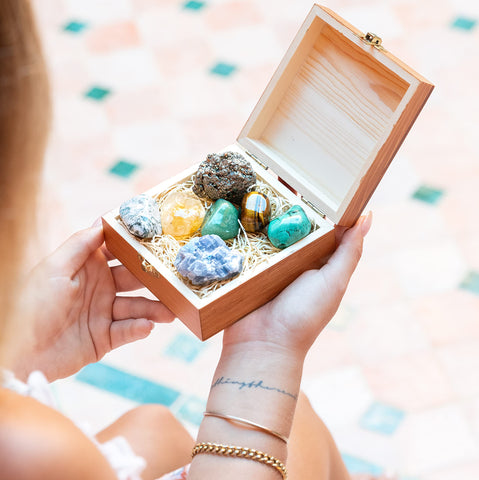 CRYSTALYA Abundance and Prosperity Healing Crystals, 100% Authentic, Wooden Gift Box + 50pg EBOOK- Malachite, Pyrite, Citrine, A