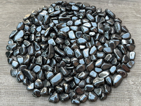 GAF TREASURES 0.5 Pound Natural Semi Tumbled Hematite Gemstone Large Chips, Hematite Crushed Crystal Chip, Undrilled Crystal Chi