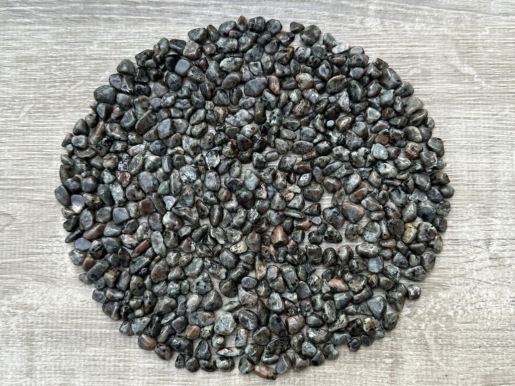 GAF TREASURES 2 oz Lot Natural Semi Tumbled Gemstone Chips, Crushed Mini Crystals, Undrilled Crystal Chips (Flame)