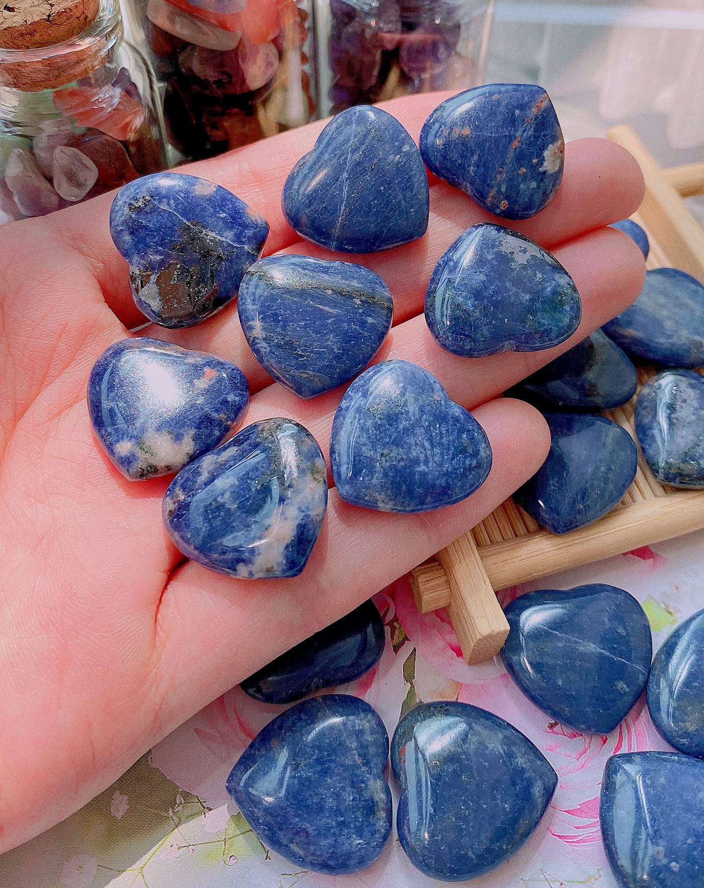 QINJIEJIE 20 PCS Sodalite Heart Crystals Natural Healing Crystal Polished Pocket Stones Mini Cute Palm Love Gemstones Set Bulk W