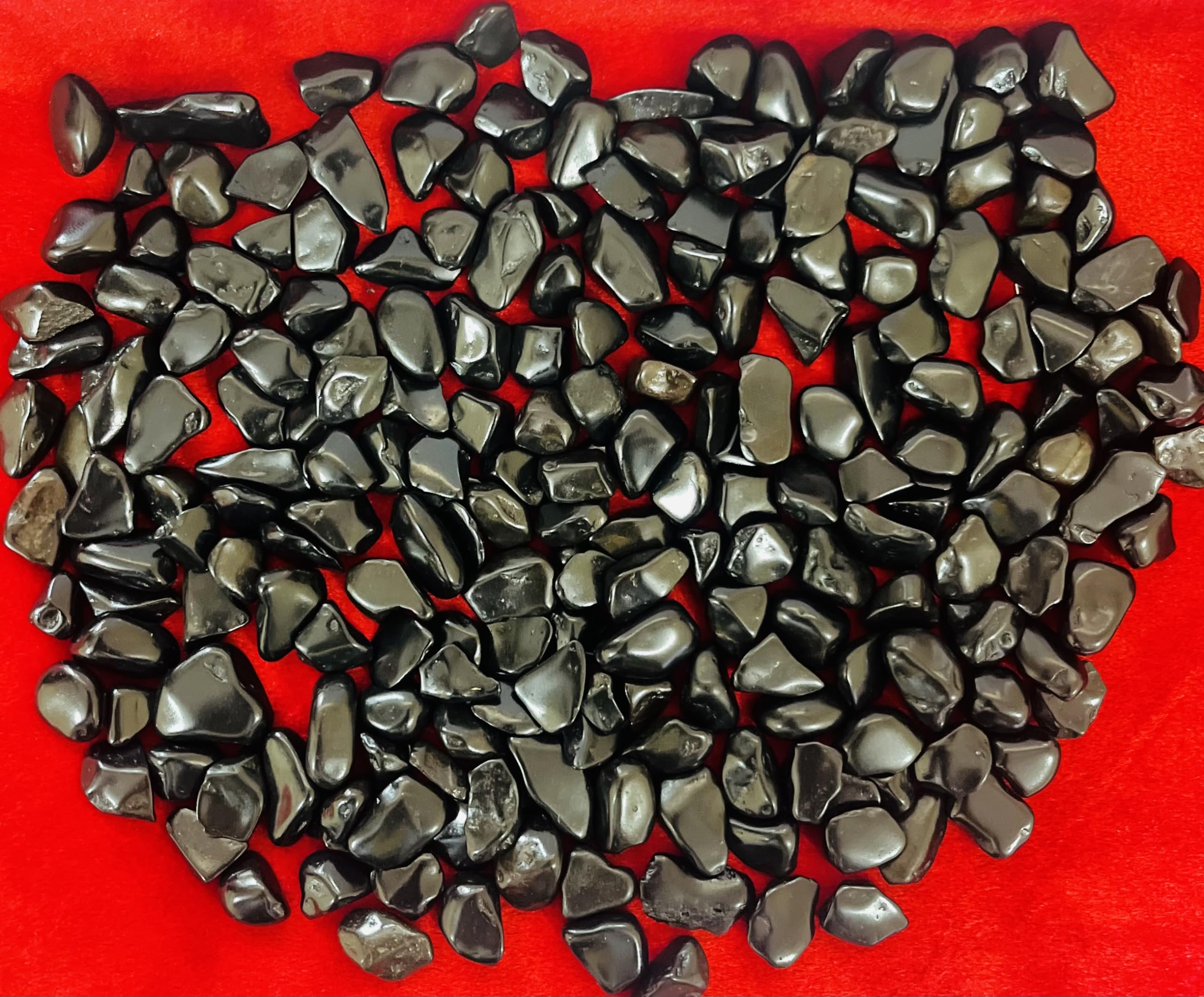 Indian Consigners Natural Crushed Polished Tumbled Gem Stone Chips, Decoration & Healing Crystals (Black Agate)