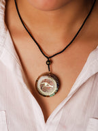 MINACHI Orgone Necklace, 7 Chakra Orgonite Egyptian Eye of Horus Pendant for Spiritual Healing and Positive Energy Meditation