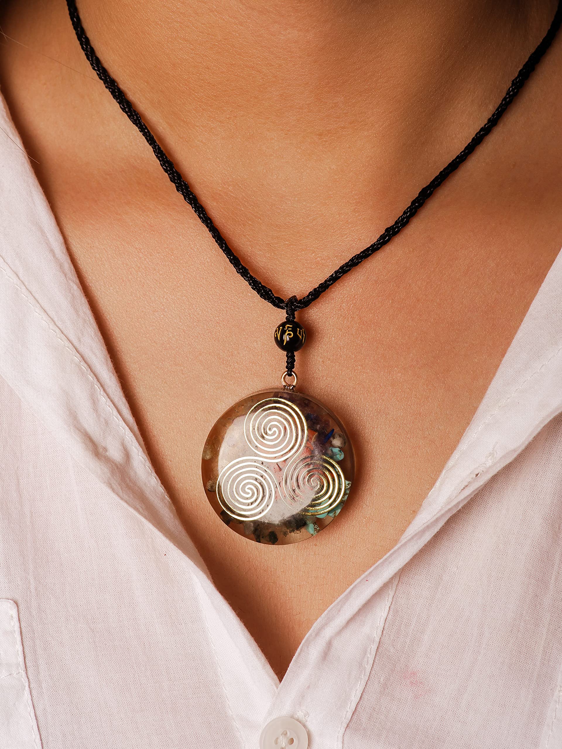 MINACHI Orgone Necklace, 7 Chakra Orgonite Triskelion Triple Spiral Pendant for Spiritual Healing and Positive Energy Meditation