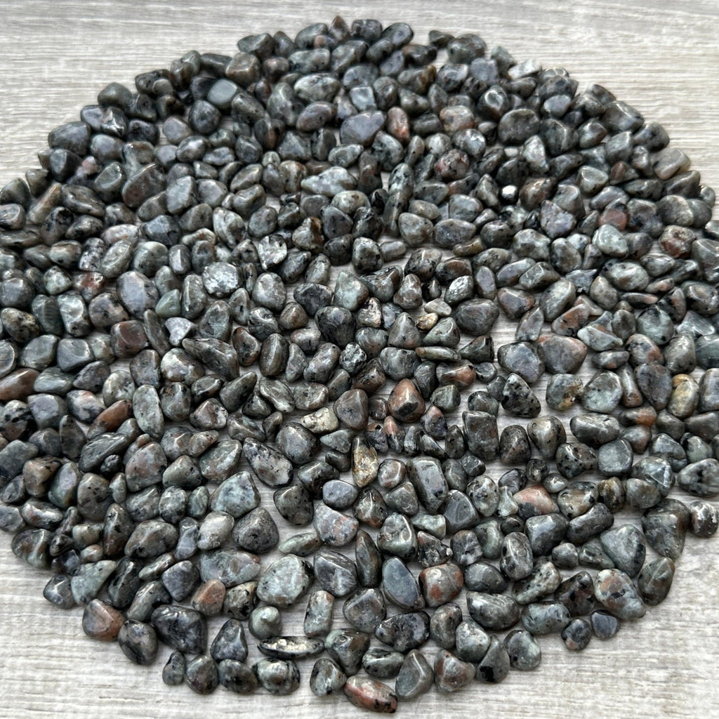 GAF TREASURES 2 oz Lot Natural Semi Tumbled Gemstone Chips, Crushed Mini Crystals, Undrilled Crystal Chips (Flame)