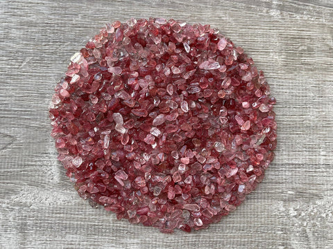 GAF TREASURES 2 oz Lot Natural Semi Tumbled Gemstone Chips, Crushed Mini Crystals, Undrilled Crystal Chips (Strawberry)